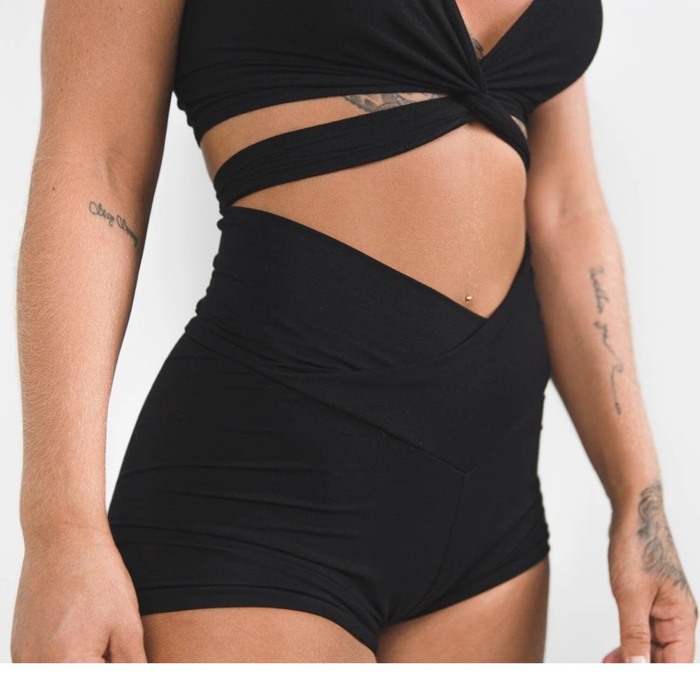 Royal Codes Venus Shorts Black Onyx-S